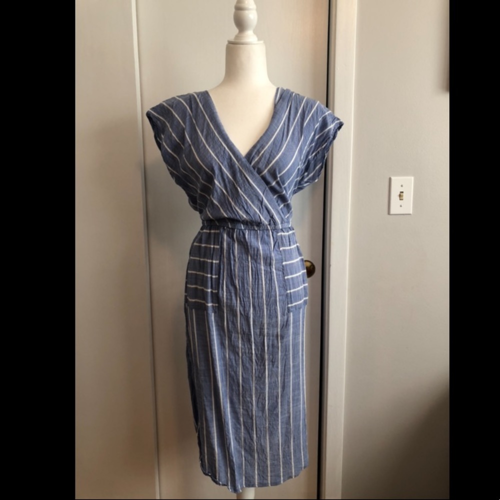 Cinched waist comfortable dress